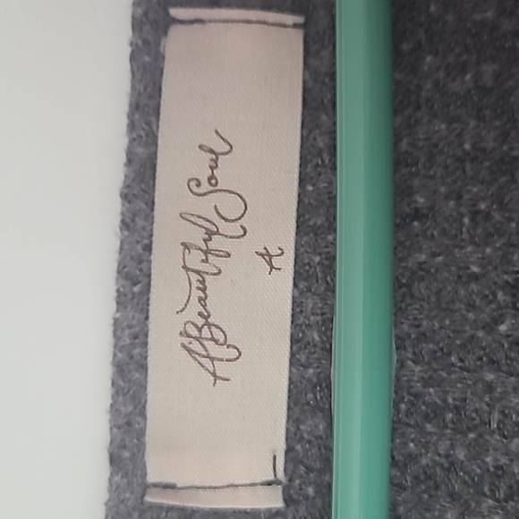 ✨️FINAL PRICE✨️Long sleeved Front Tie Top - Picture 4 of 8